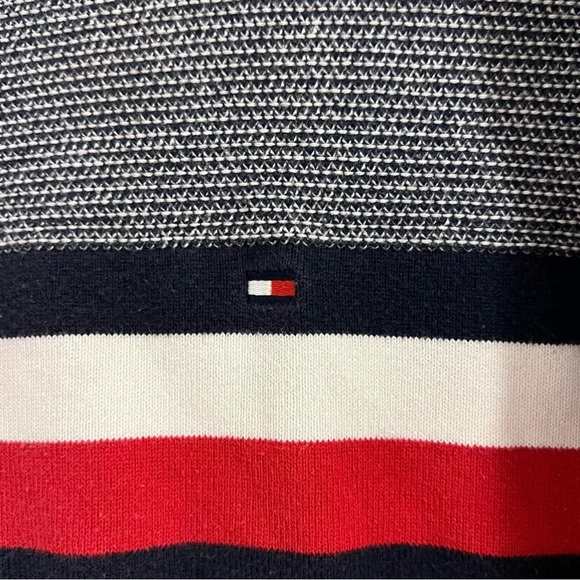 Tommy Hilfiger Vintage 1990s/2000s Y2K Crewneck Sweater - Picture 4 of 7